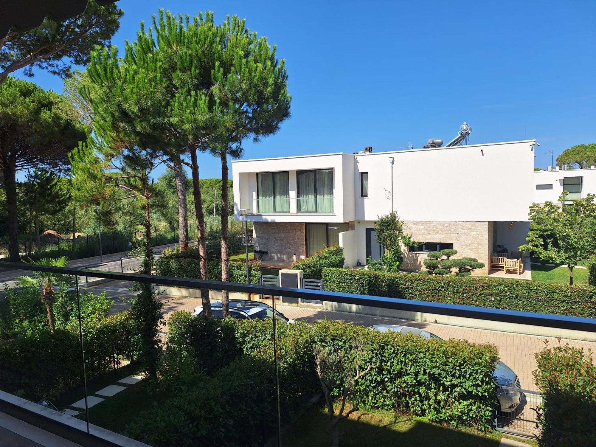Modern 1br San Pietro Апартаменты